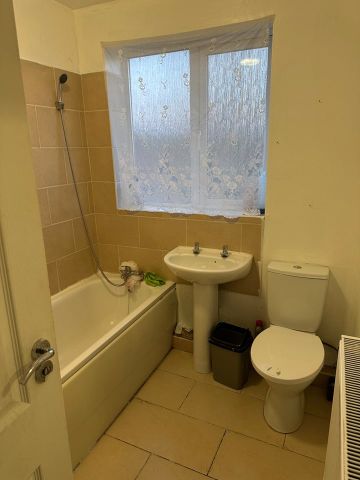 2 Bed Flat, Lupton Avenue, LS9 - Photo 3