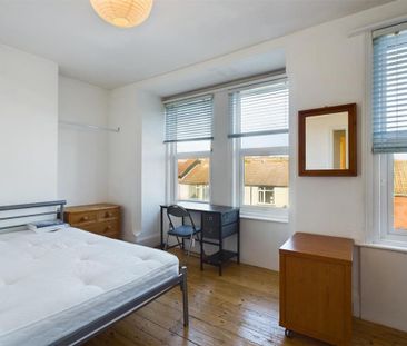 4 bedroom terraced house to rent - Photo 4