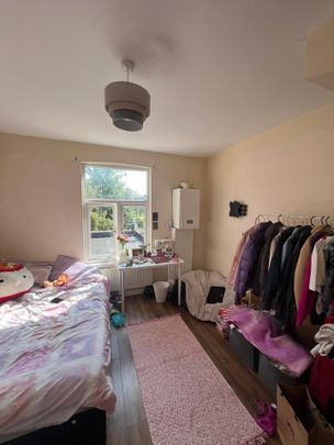 1 Bed Flat, Durnsford Road, SW19 - Photo 1