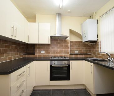 Moorland Road, Birkenhead - Photo 4