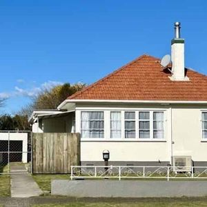 Central Living - Photo 3