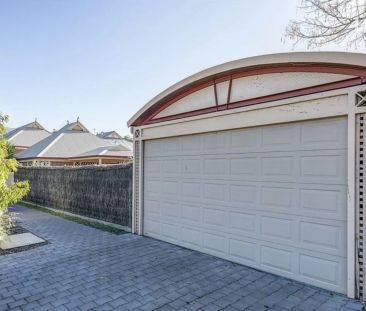 Stylish & Secure home in wanted locale - Photo 5