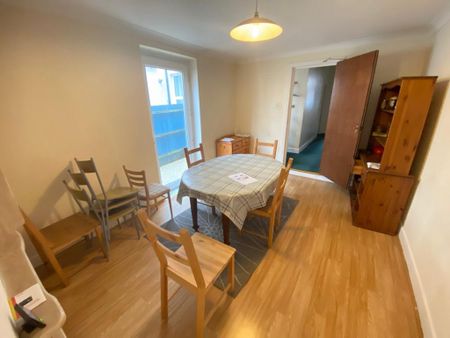 6 bedroom terraced house to rent - Photo 3