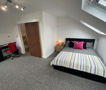 1 bedroom in a house share to rent - Photo 1