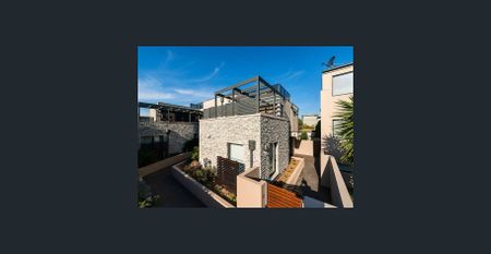 Beachside Living - Photo 2