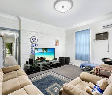 Neat & Tidy 2-Bedroom Flat - Photo 2