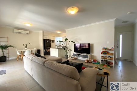 MODERN MIDDLE VILLA - Photo 2