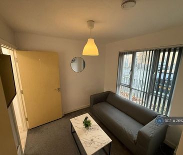 1 bedroom in a house share to rent - Photo 1