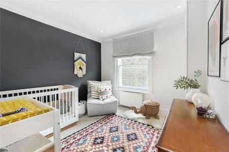5 bedroom semi-detached house to rent - Photo 3
