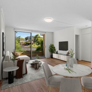 Two Bedroom Apartment In Prime Location - Photo 2