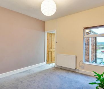 2 bedroom terraced house to rent - Photo 2