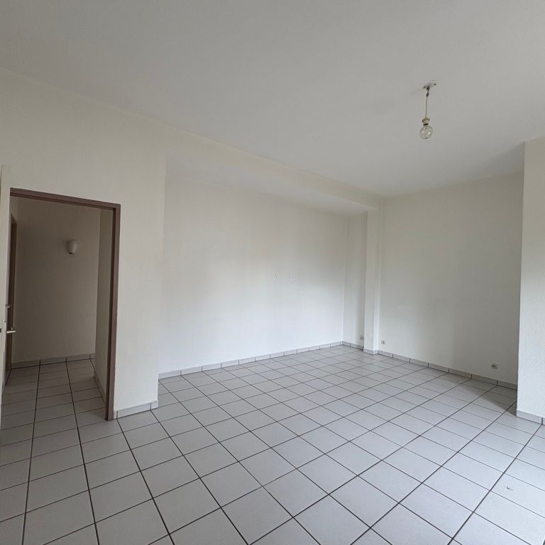 Location Appartement 3 pièces 69m² MONTROND LES BAINS 42210 - Photo 1