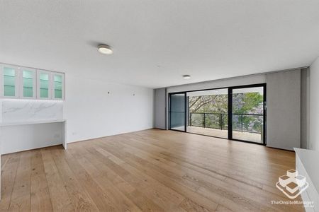 Fully renovated executive Unit - Photo 5