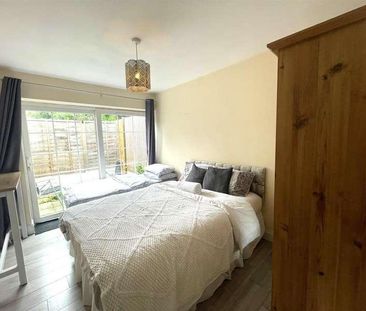 Long Lane, Ickenham, UB10 - Photo 5