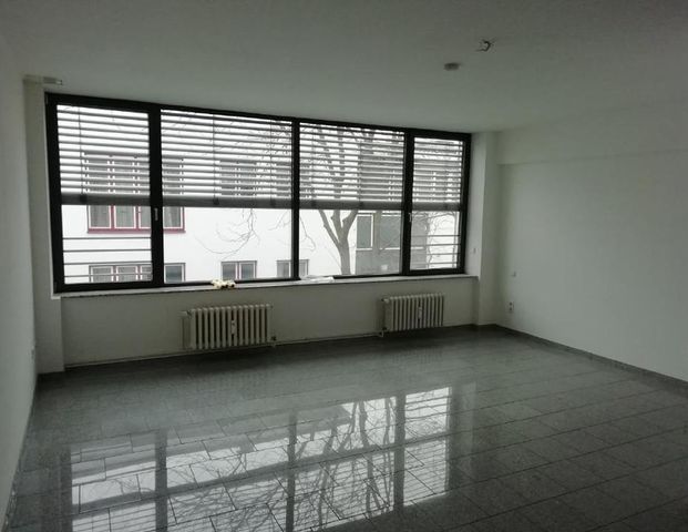 /// TOP Lage nähe Königsplatz - 1 Zimmer Wohnung mit Einbauküche /// - Foto 1