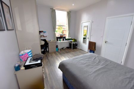 3 bedroom Flat in 130A Cardigan Road, Leeds - Photo 5