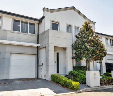 19 Highland Close, Macquarie Links, NSW 2565 - Photo 4