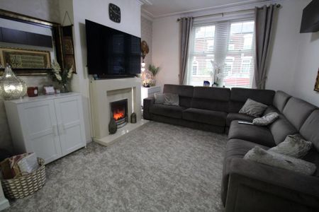 4 bedroom terraced house to rent - Photo 5