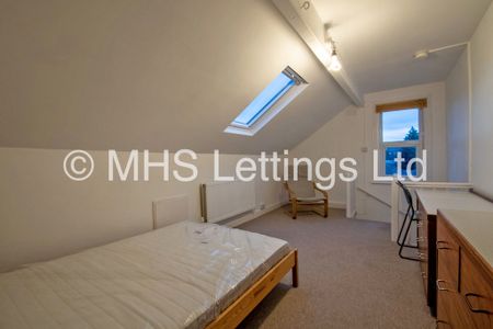 2 Bedroom End Terraced House for rent in Pennington Grove - Photo 5