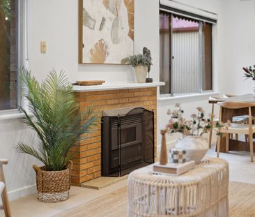 Charming 1960s Country Home - Photo 3