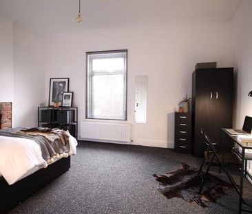 Room 2 - Photo 4