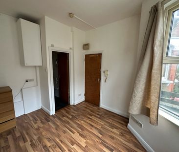 Bedsit, Downhills Park Road, N17 - Photo 3