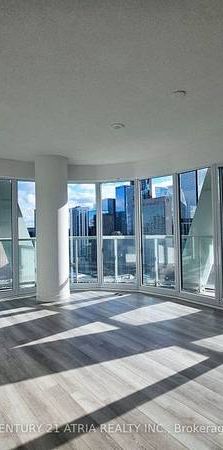 BRAND NEW NEVER LIVED IN 2 BEDS 2 BATHS CORNER UNIT - Photo 1