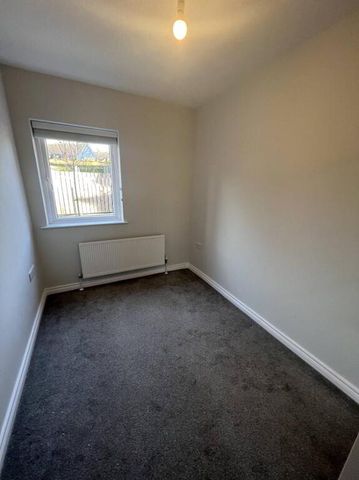 Apt 1, 3 Loughan Hall, Dundonald, Belfast, BT16 2FN - Photo 3