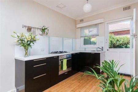 GREAT LOCATION, COZY NEW HOME! - Photo 5