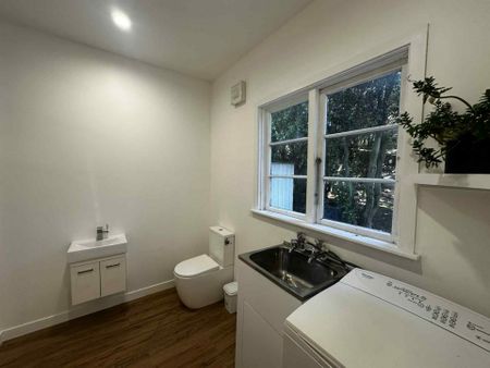 Spacious and sunny in St Clair! - Photo 3