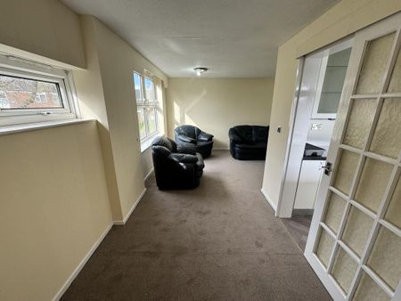 2 bedroom flat to rent - Photo 2