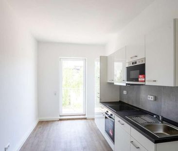 Sanierte 2-Zimmer-Wohnung mit moderner Einbauküche und Balkon in Le... - Photo 3