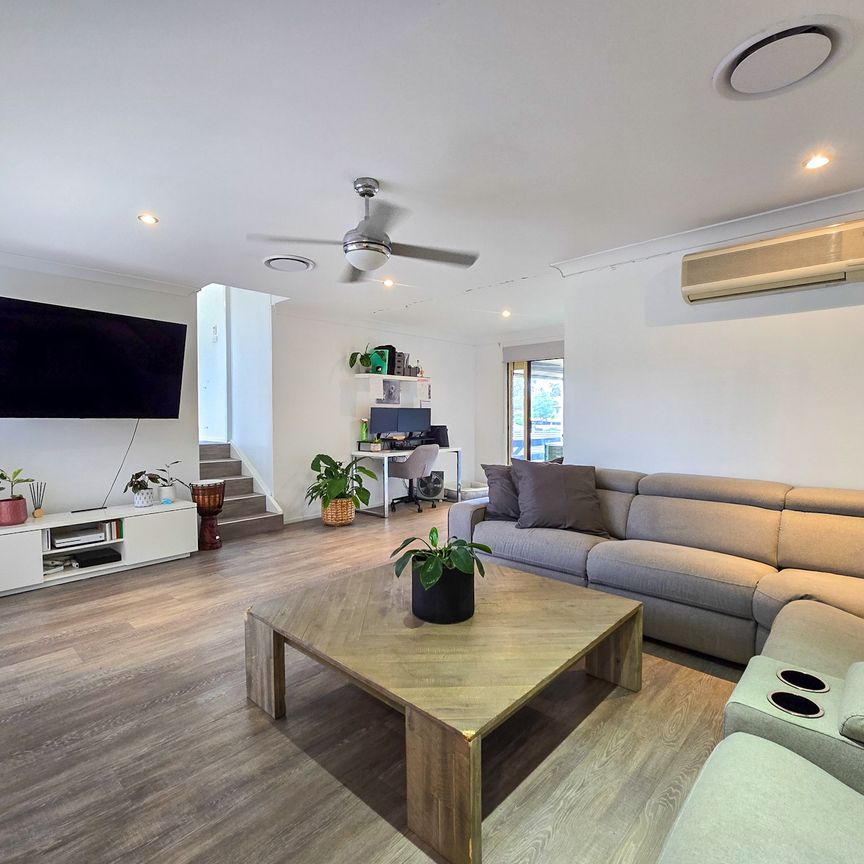 Bright, Modern & Spacious - Photo 1