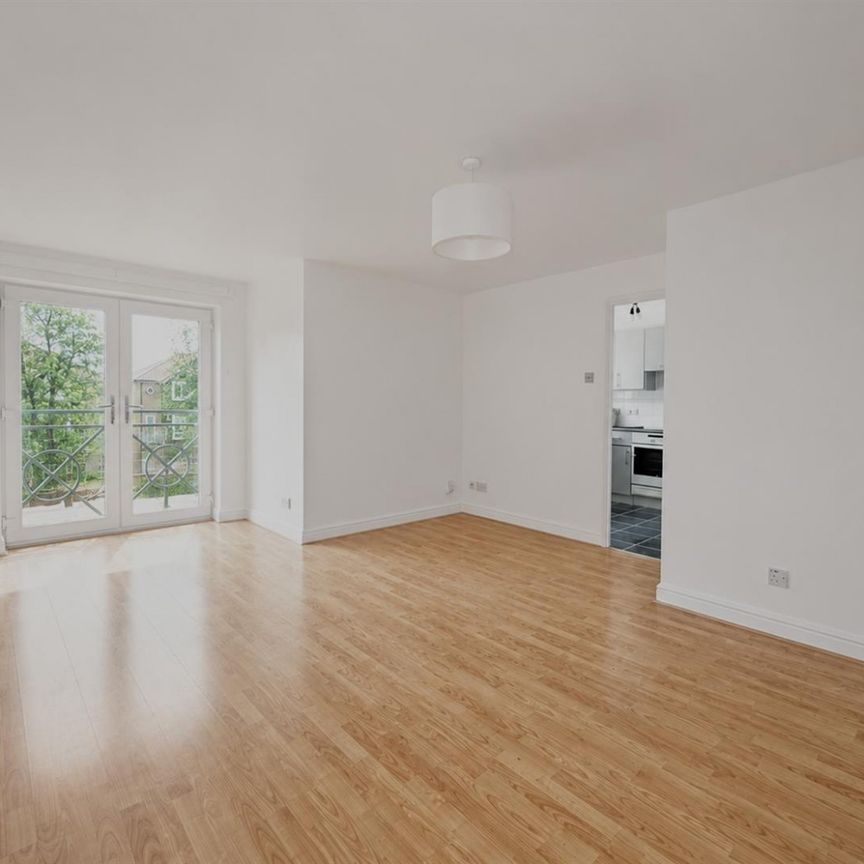 2 Bedroom Flat - Purpose Built To Let - Photo 1