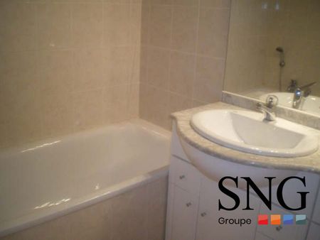 T3 AVEC BALON, PARKING ET PISCINE DANS LA RESIDENCE - Photo 2