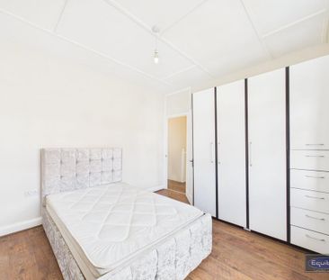 4 bedroom terraced house to rent - Photo 6