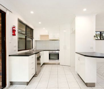 3 BEDROOM HOME WITH POOL AND GRANNY FLAT - Photo 4