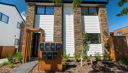 Attractive townhouse living - Photo 5