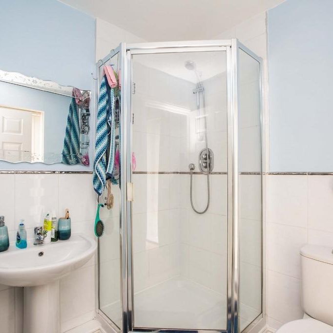 3 bedroom end of terrace house to rent - Photo 1