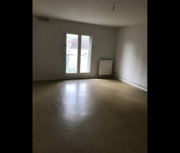 Location Appartement 4 pièces 88 m² Argenton-sur-Creuse - Photo 2