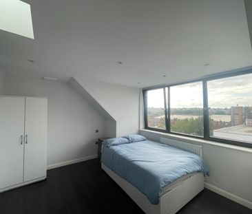 Studio Flat, Hassop Road, NW2 - Photo 1