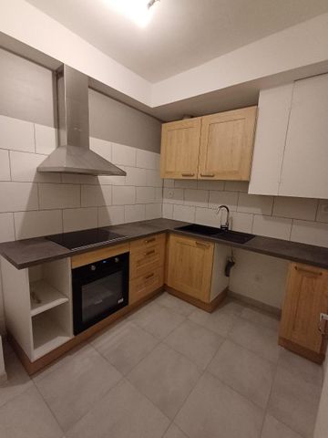 Location Appartement 2 pièces 58m² MILLAU 12100 - Photo 2