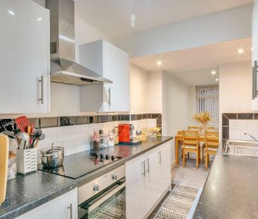 2 bedroom terraced house to rent - Photo 4