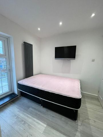 House share to rent - Photo 3