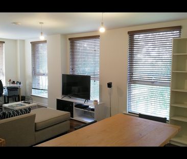 2 Bed Flat, Rosenburg Road, W3 - Photo 2