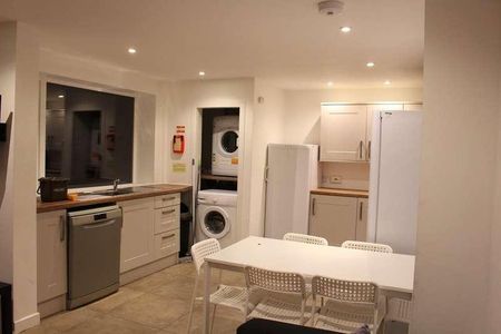 Bedroom Detached House In Winton, BH9 - Photo 3