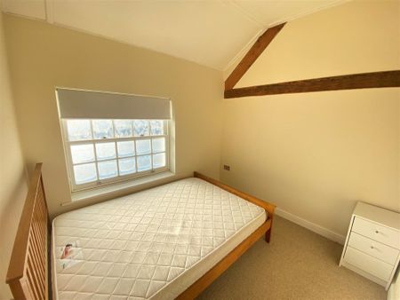 Lympstone, Exmouth - Photo 3