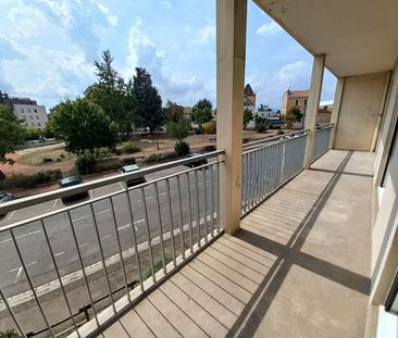 Location Appartement 5 pièces 107m² - Photo 4