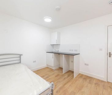 Studio to rent - Photo 6