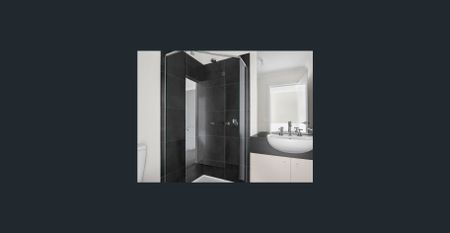 Four Bedroom Townhouse - Photo 2